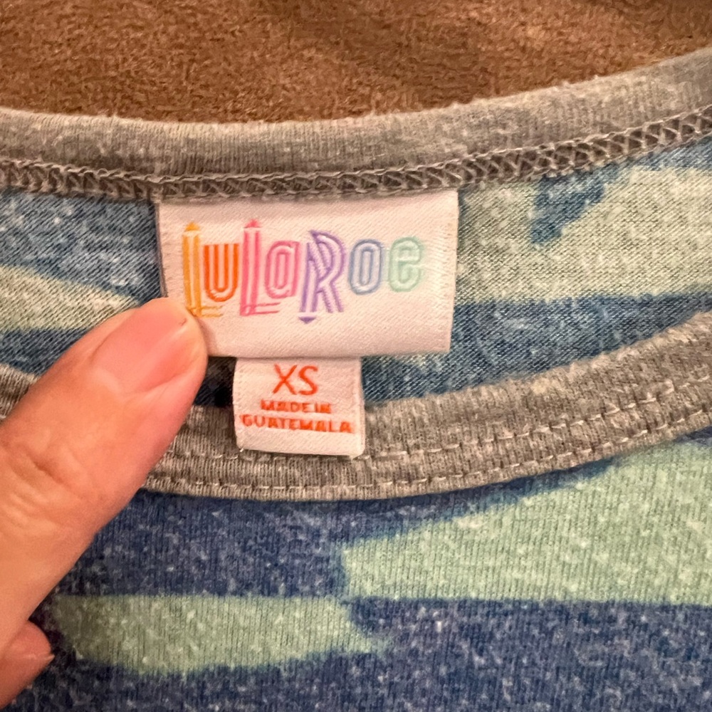 LuLaRoe Randy Top - Picture 3 of 3